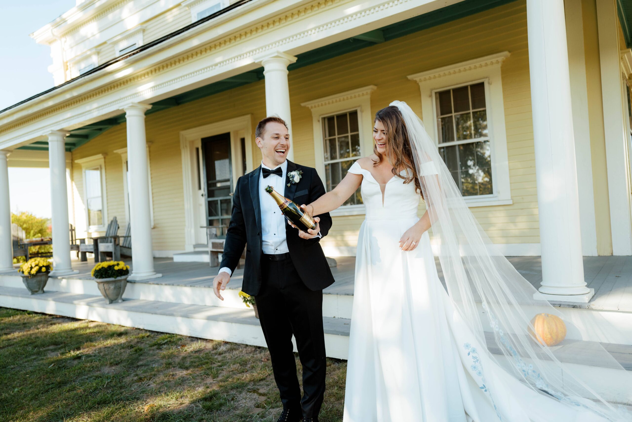 Elizabeth + Dylan popping champaign